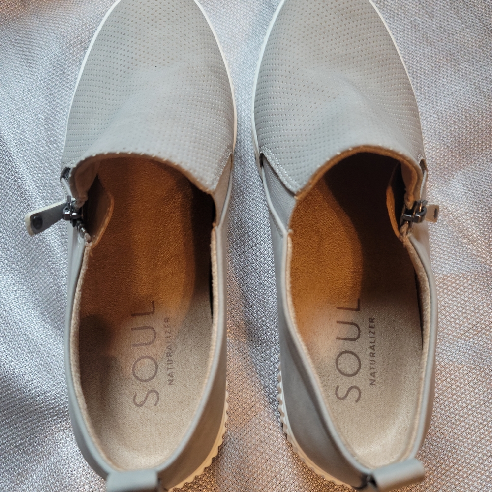 SOUL Naturalizer Size-9.5 Women's Light Gray Slip-On Loafers